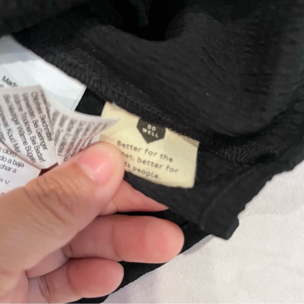 Madewell Textured Black Sleeveless Top - Picture 4 of 9